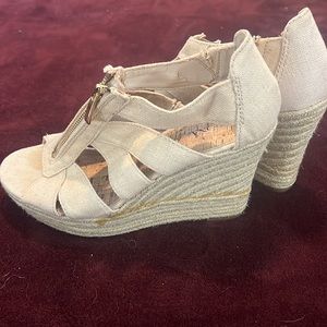 Tan Espadrille Wedge Summer Heels Woven Burlap 4 inches Size 7.5.